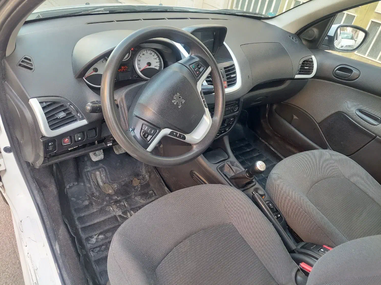 پژو ۲۰۷ مدل۹۶|خودرو سواری و وانت|بجنورد, |دیوار