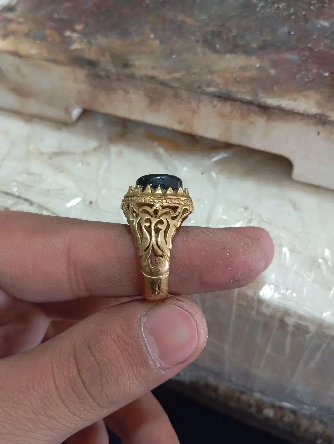 انگشتر برنج|بدلیجات|تربت جام, میان جام|دیوار