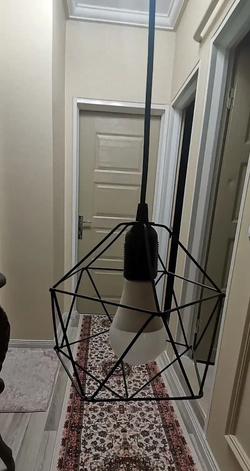 لوستر فانتزی سه شاخه شش ضلعی سالم در حد نو|لوستر و چراغ آویز|تبریز, |دیوار