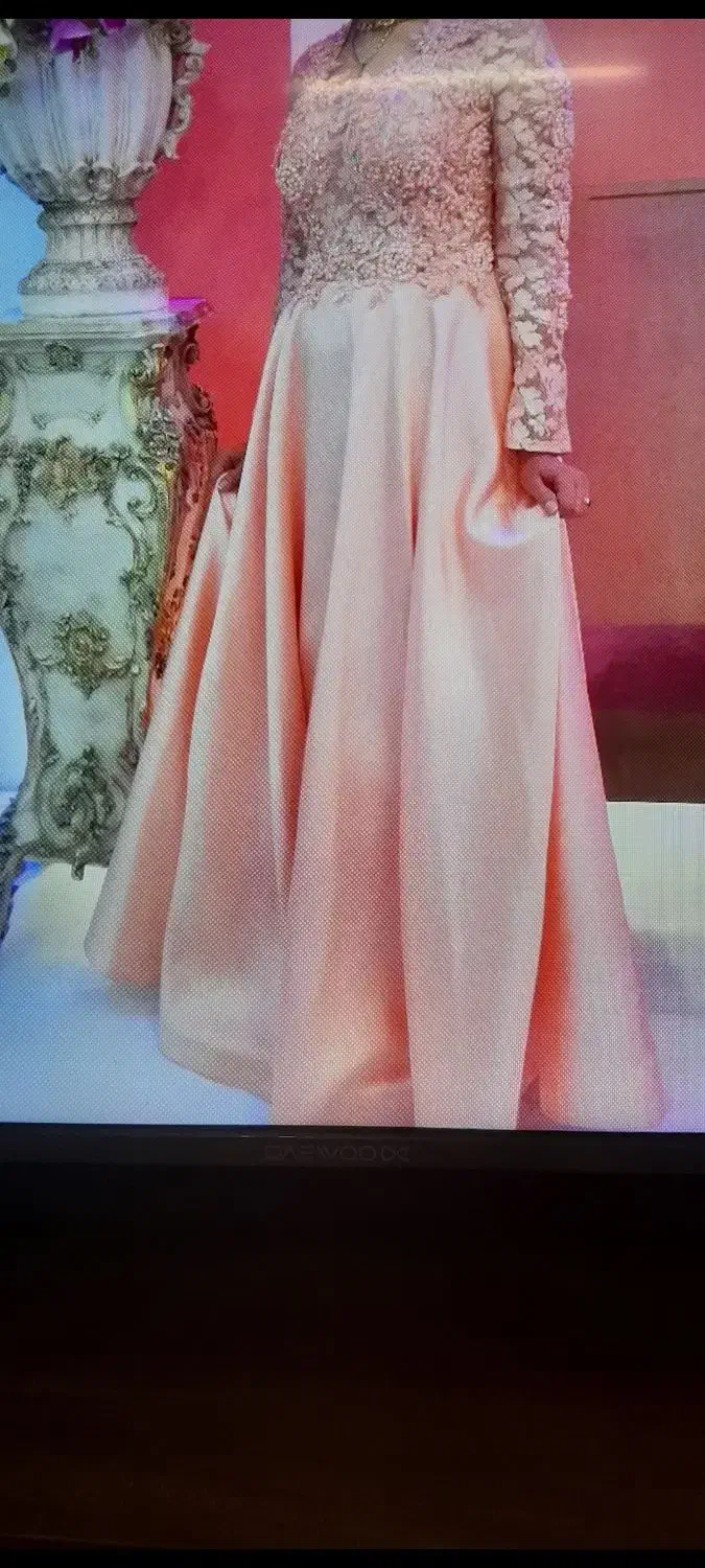 لباس مجلسی|لباس|آبیک, |دیوار