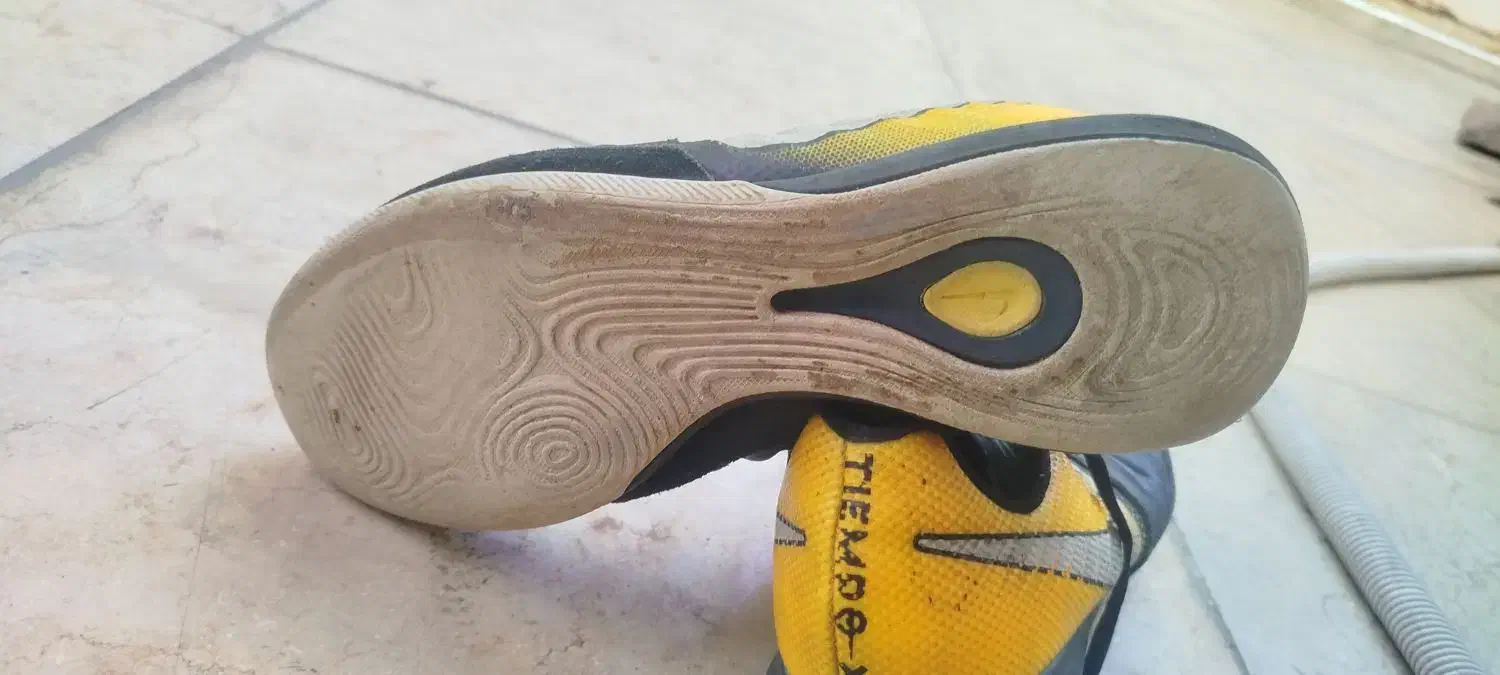 معاوضه کفش فوتسال 43|کیف، کفش، کمربند|اهواز, ناحیه صنعتی کارون|دیوار