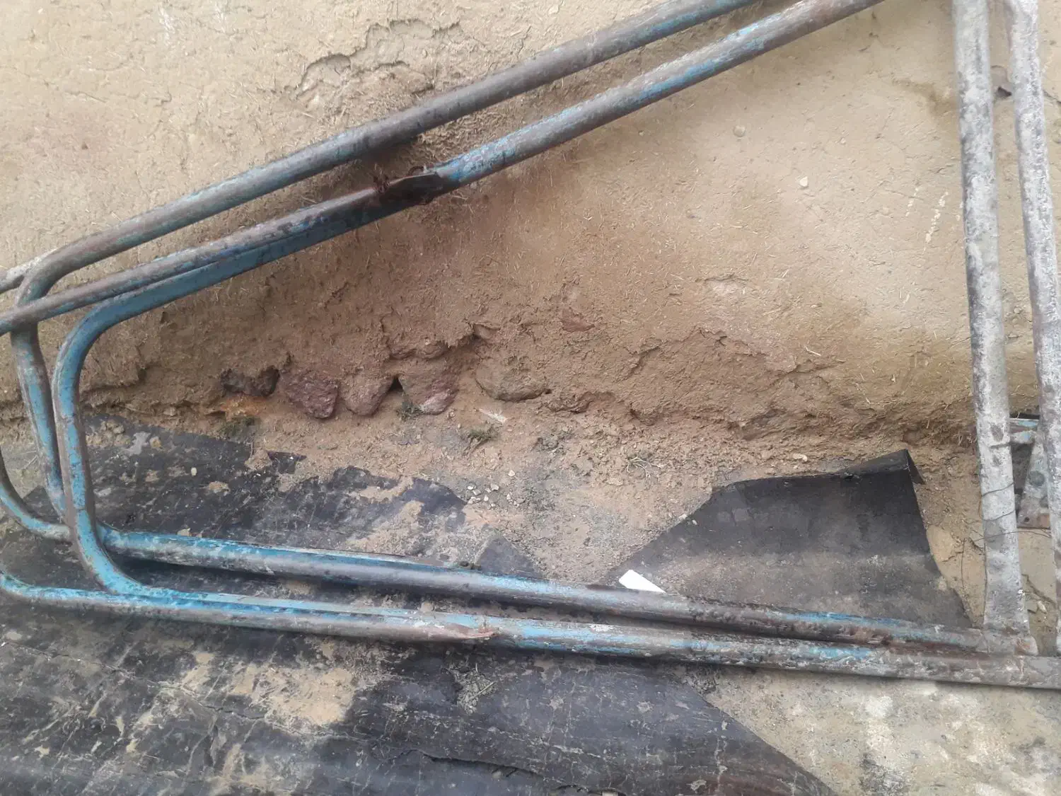 بلابر|ابزارآلات|دهگلان, |دیوار