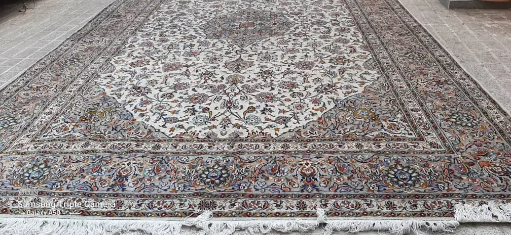 فرش دستبافت شیک کاشان ۱۵ متر زمینه کرم|فرش|همدان, |دیوار