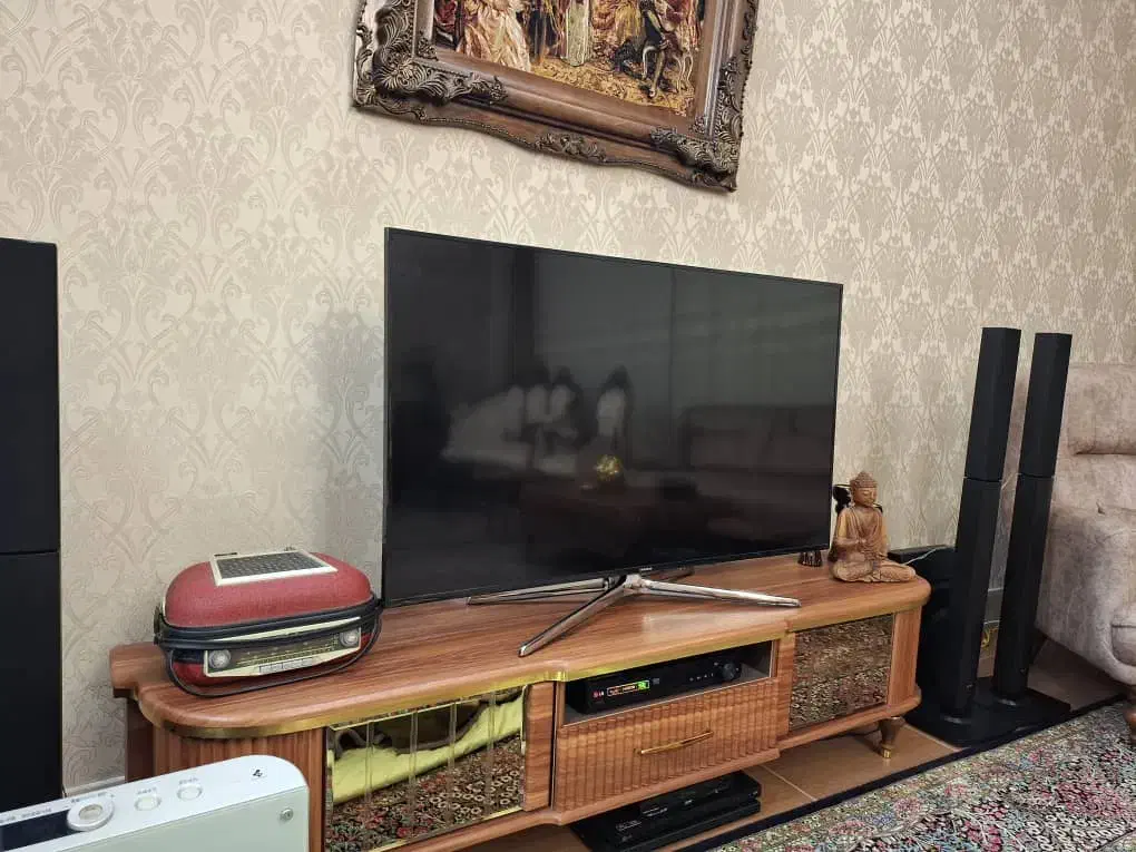 تلویزیون ۴۹اینچ سامسونگ اسمارت|تلویزیون و پروژکتور|بروجرد, |دیوار