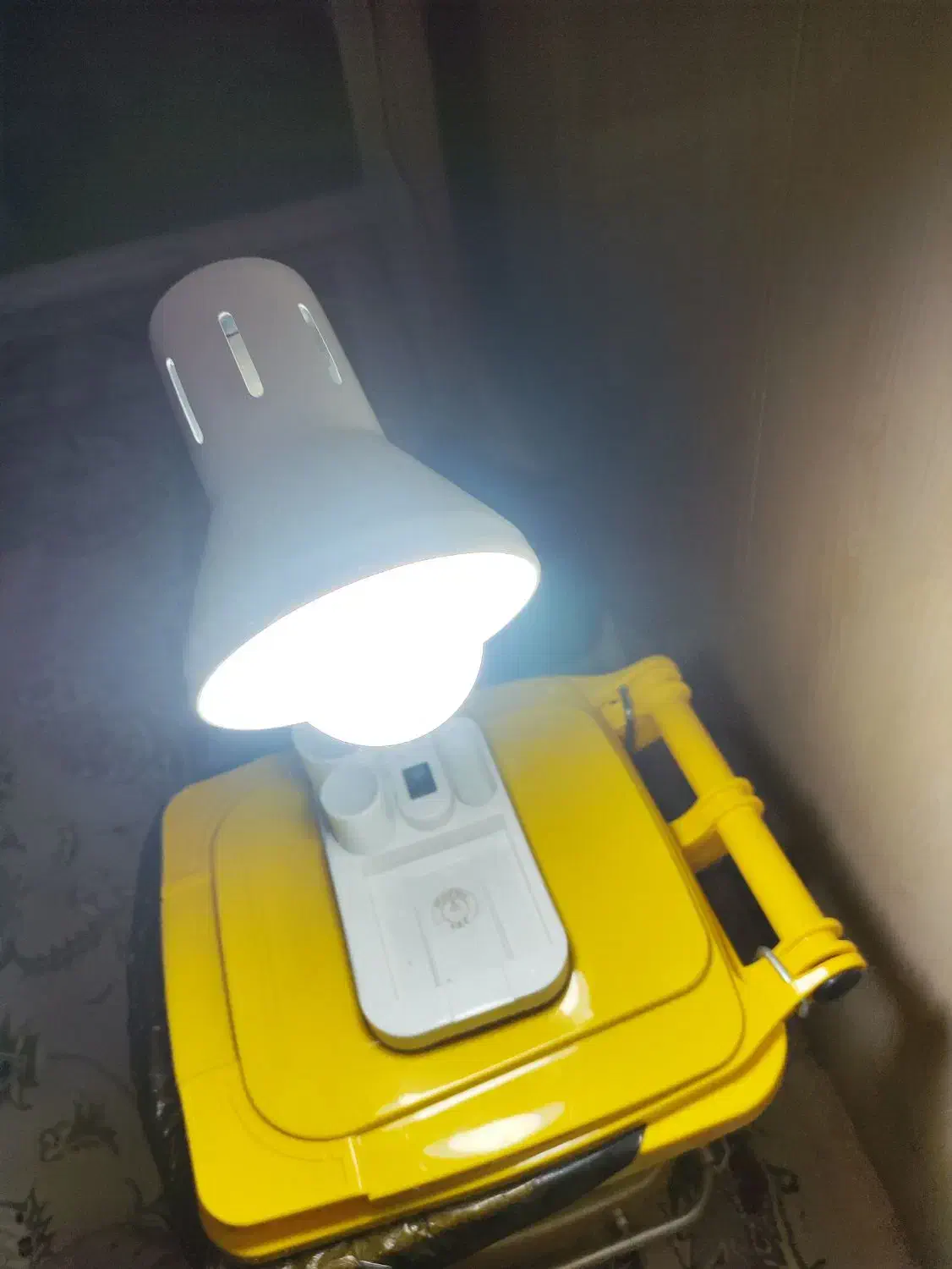 چراغ مطالعه|چراغ خواب و آباژور|یزد, |دیوار