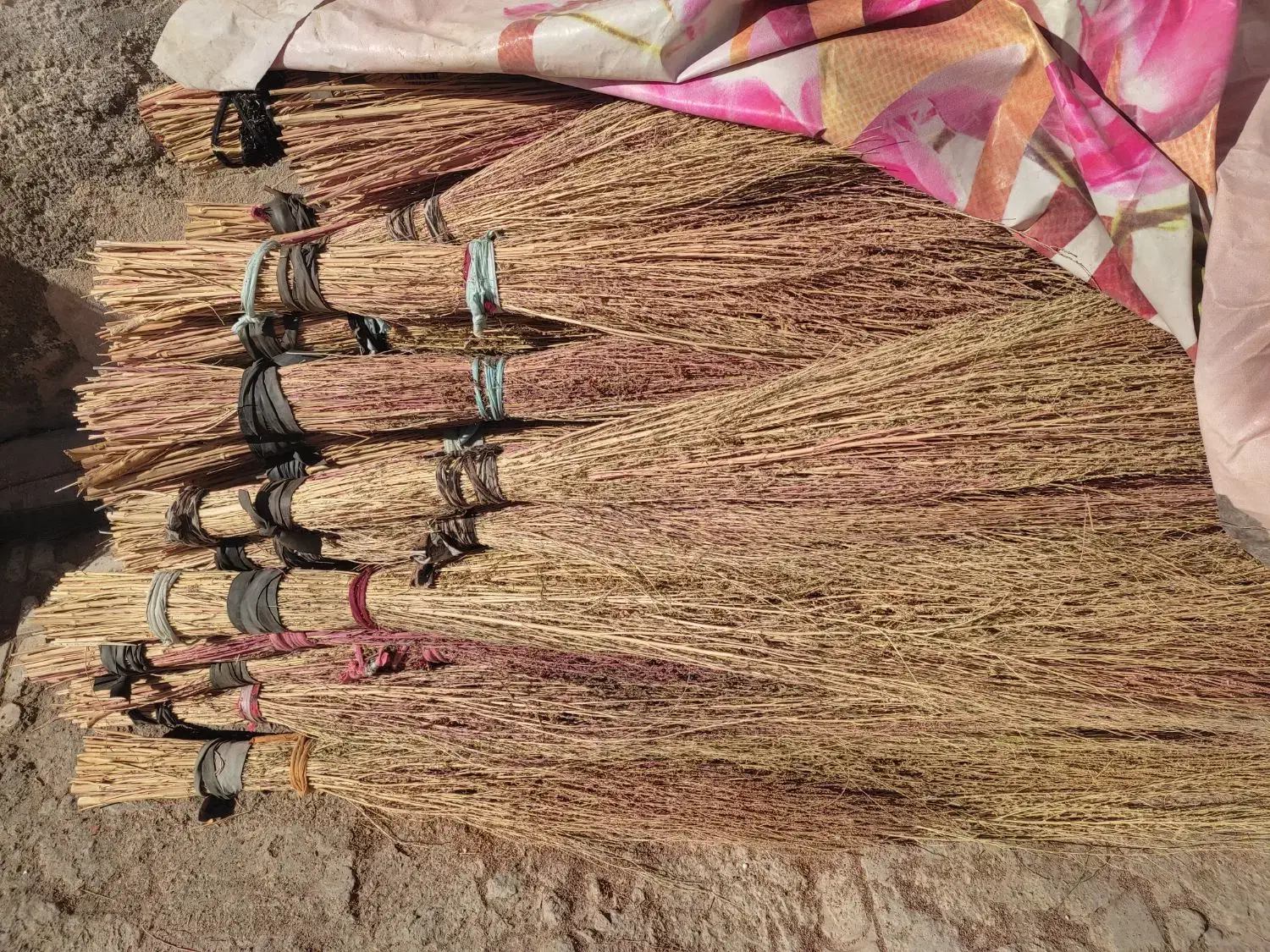 جارو محلی|لوازم نظافت|خمین, |دیوار