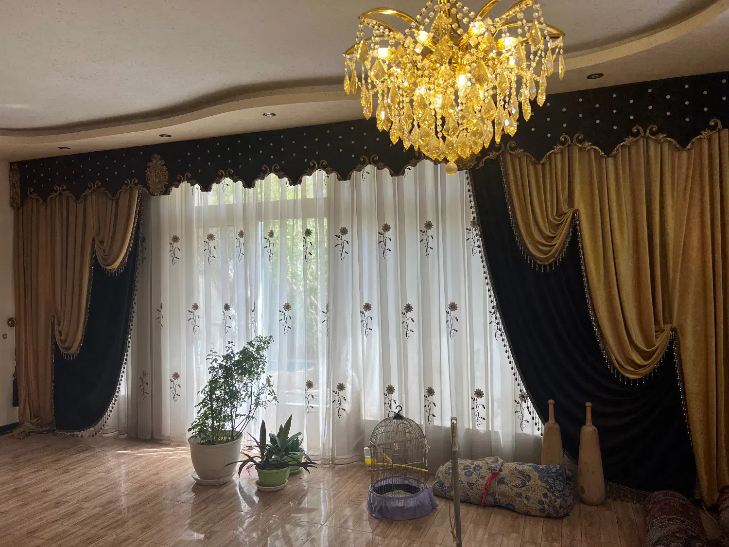 کتیبه پرده  تقریبا ۷ متر رنگ قهوه ای طلایی|پرده، رانر، رومیزی|شاهین‌شهر, فردوسی|دیوار