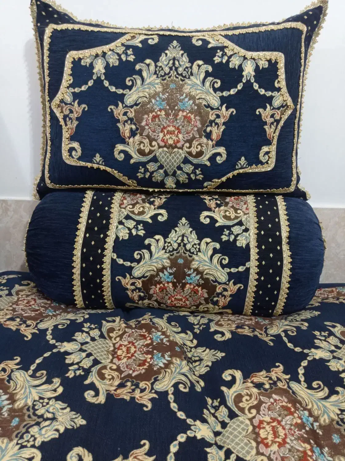 ریه بالشت|رختخواب، بالش، پتو|لردگان, |دیوار