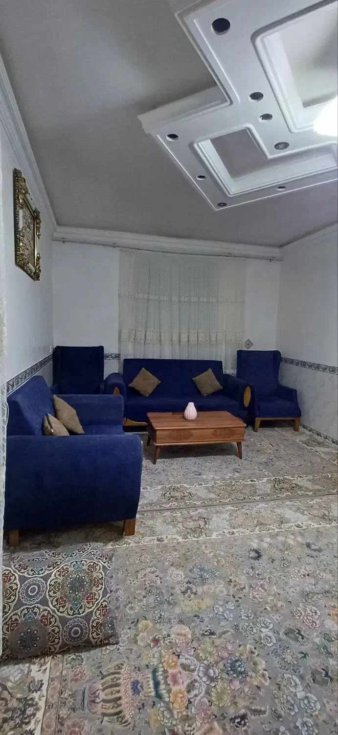 مبل و عسلی|مبلمان خانگی و میز عسلی|کلاشی, |دیوار