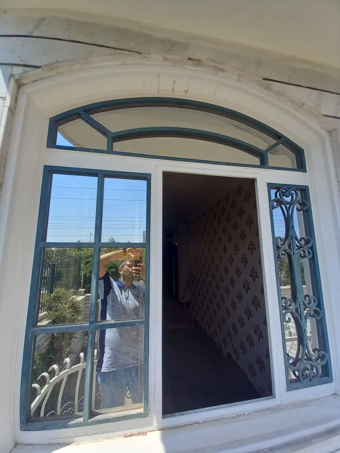 در و پنجره آهنی رنگ شده سالم|مصالح و تجهیزات ساختمان|قزوین, |دیوار