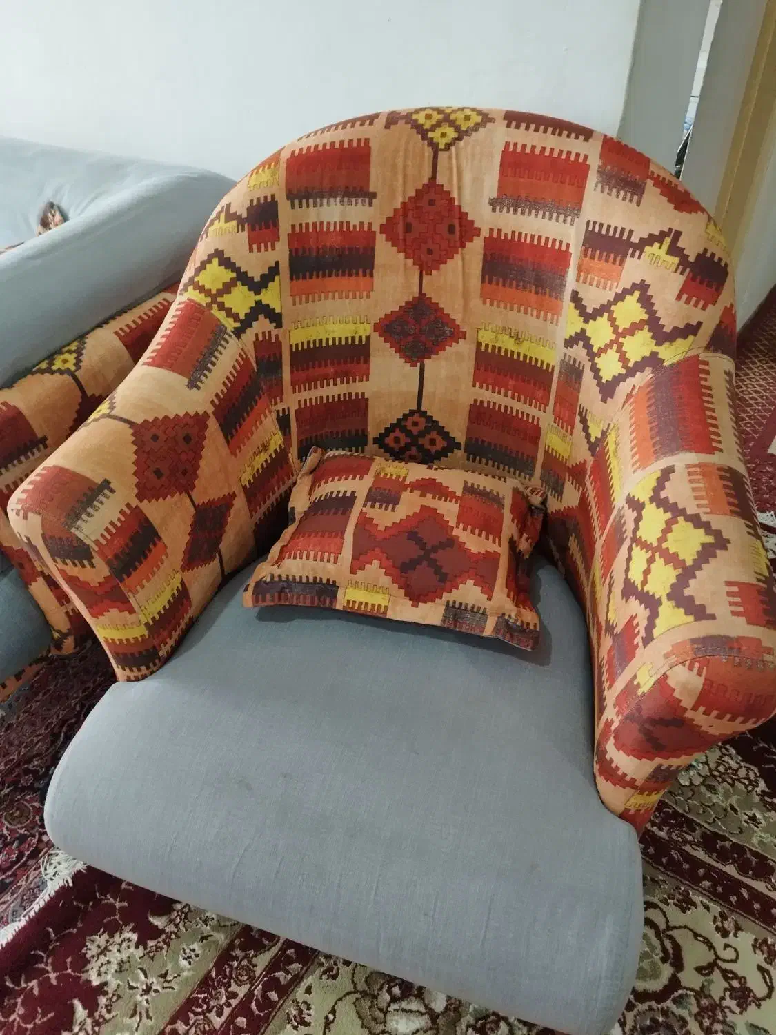 مبل راحتی 7 نفره دست دوم|مبلمان خانگی و میز عسلی|آستانه اشرفیه, |دیوار