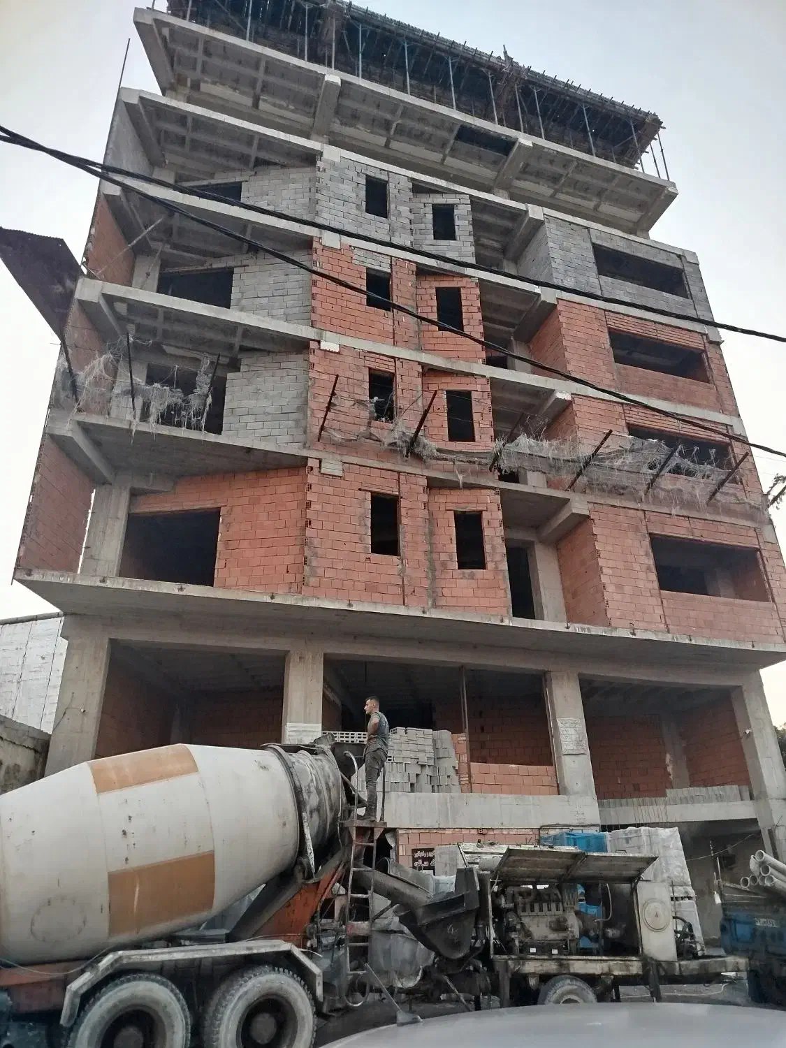 بتن آماده پمپ بتن دکل|مصالح و تجهیزات ساختمان|ساری, |دیوار