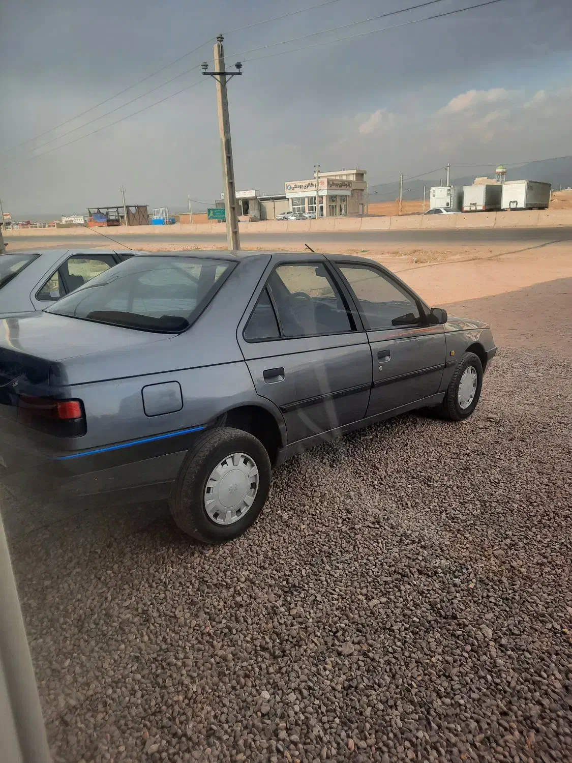 پژو ۴۰۵ مدل ۹۰ بیرنگ شاسیها پلمپ|خودرو سواری و وانت|قزوین, |دیوار