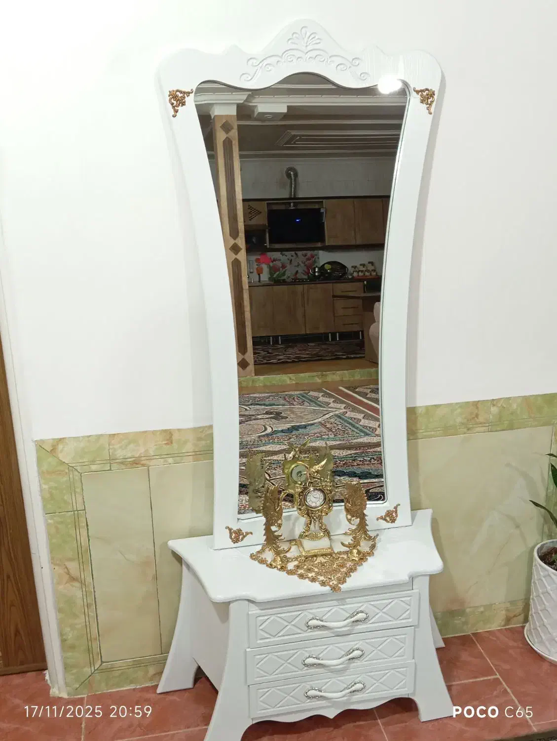 بوفه و آینه کنسول گل گلدان زیر تلویزیونی|بوفه، ویترین، کنسول|اسلامآباد غرب, |دیوار