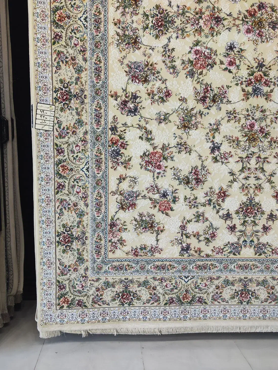 فرش ۱۲متری ۳۶۰۰تراکم گلبرجسته تمام نخ اکریلیک|فرش|خرمآباد, |دیوار