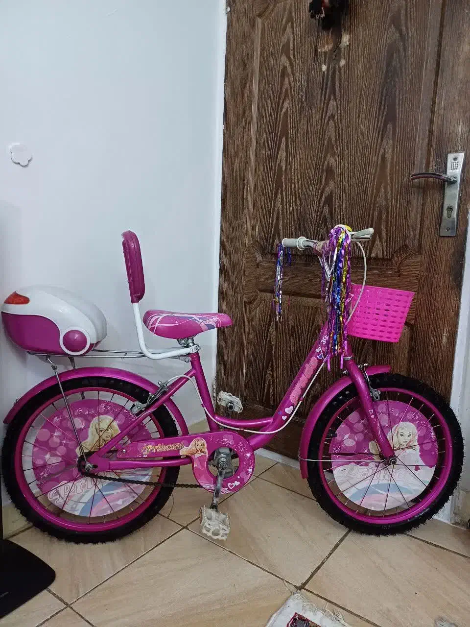 دوچرخه سایز۲۰مناسب کادو.داخل منزل استفاده شده|دوچرخه، اسکیت، اسکوتر|تهران, تهرانسر غربی|دیوار