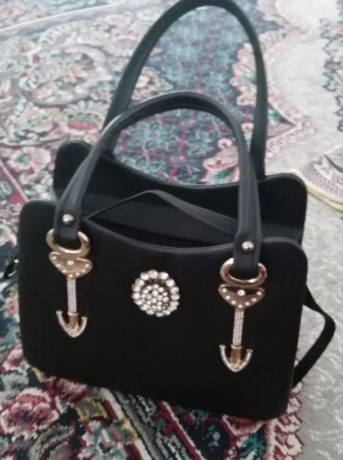 سلام یک دونه کیف|کیف، کفش، کمربند|تربتحیدریه, پائین ولایت|دیوار