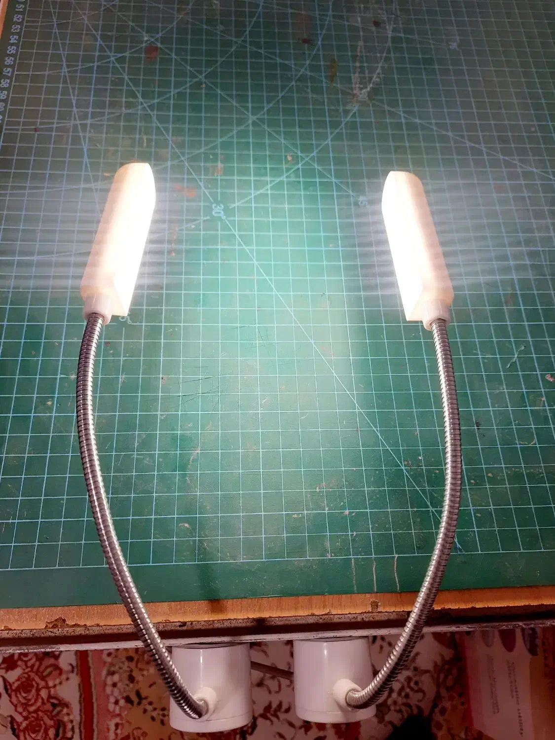 دوعدد چراغ ال ای دی|چرخ خیاطی و ریسندگی|گرمسار, |دیوار