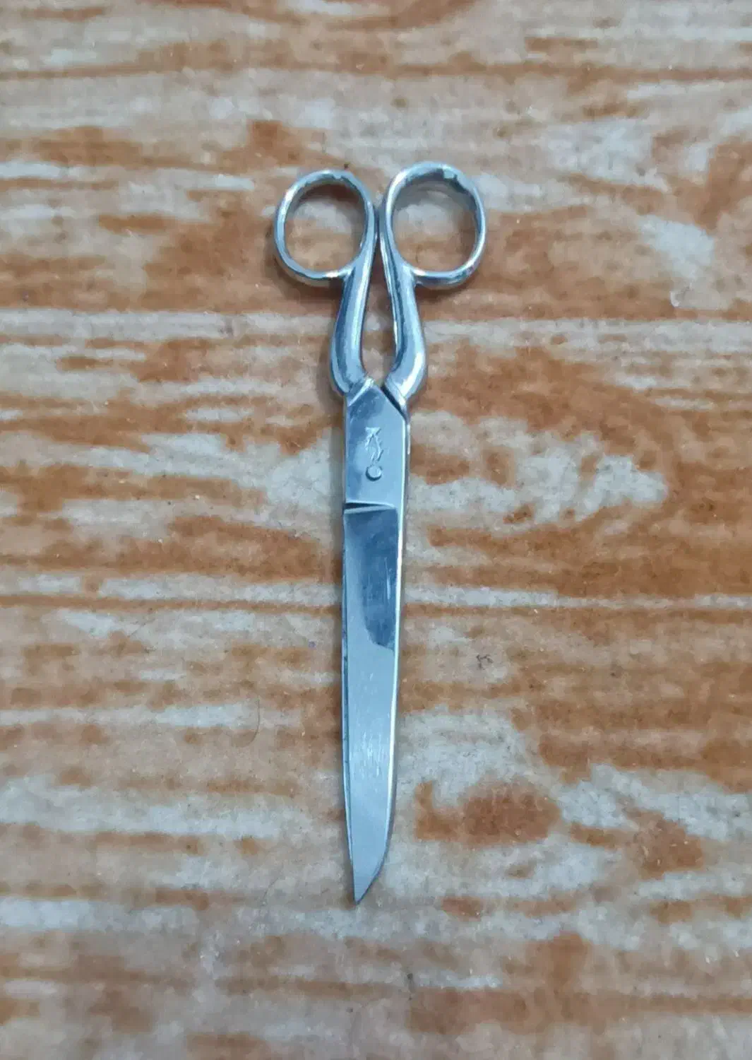 قیچی|لوازم خیاطی و بافتنی|نهاوند, |دیوار