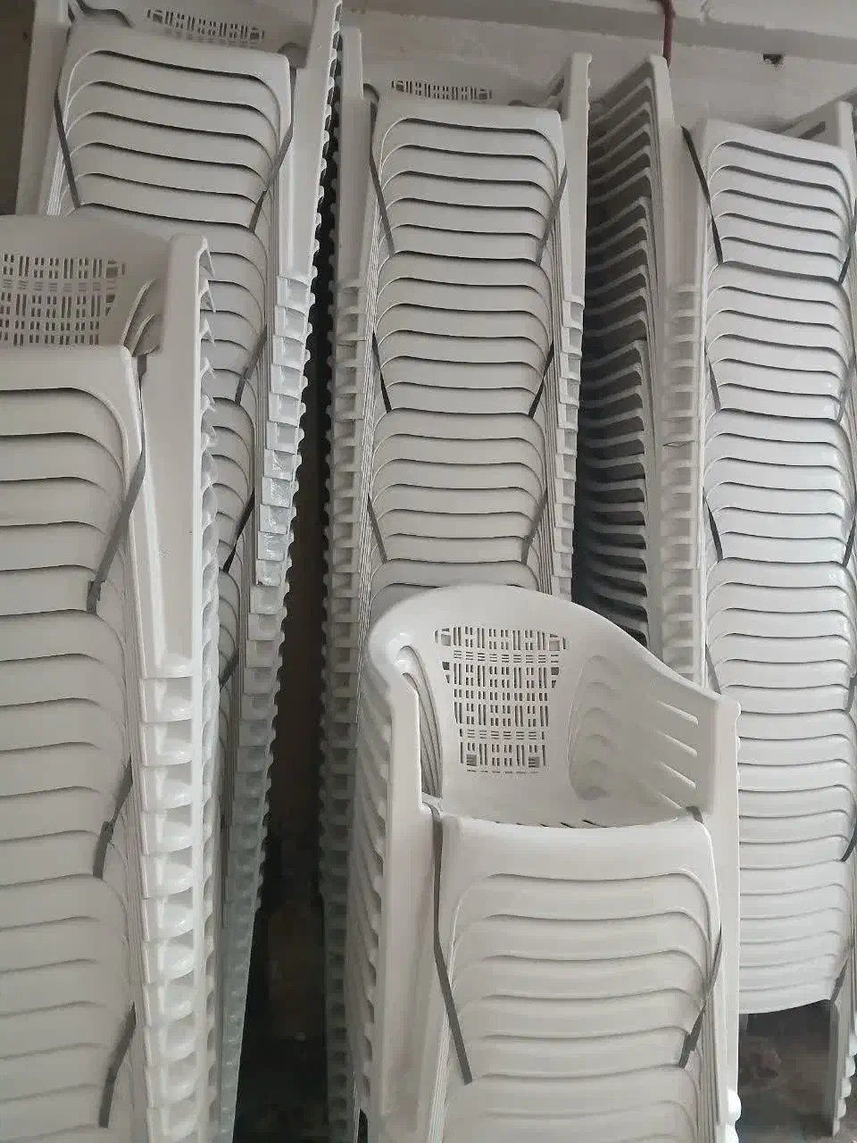 حراج صندلی پلاستیکی فقط امروز|صندلی و نیمکت|مشهد, ایثارگران|دیوار