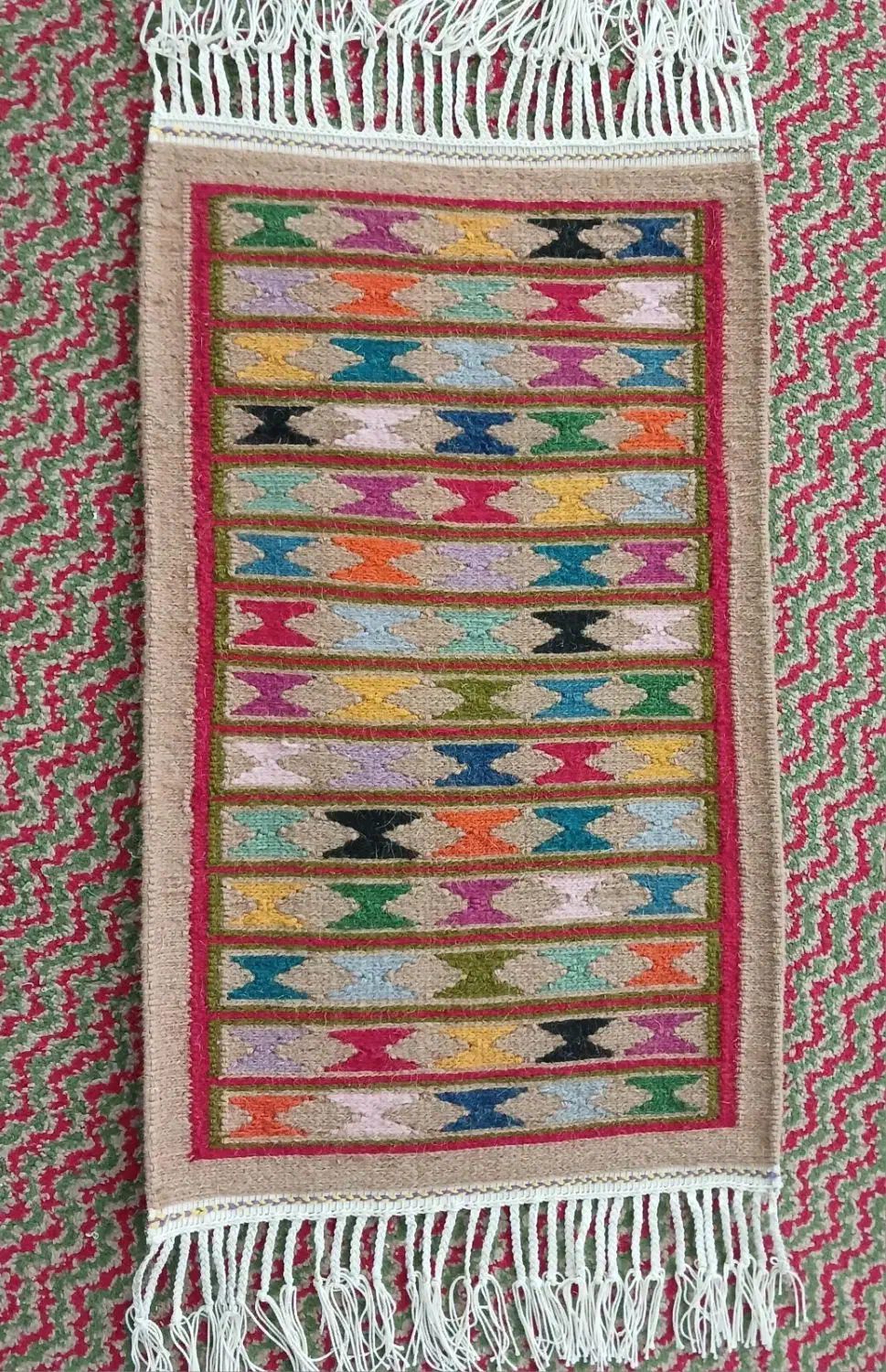 گلیم دستبافت|گلیم، جاجیم، گبه|اصفهان, خانه اصفهان|دیوار