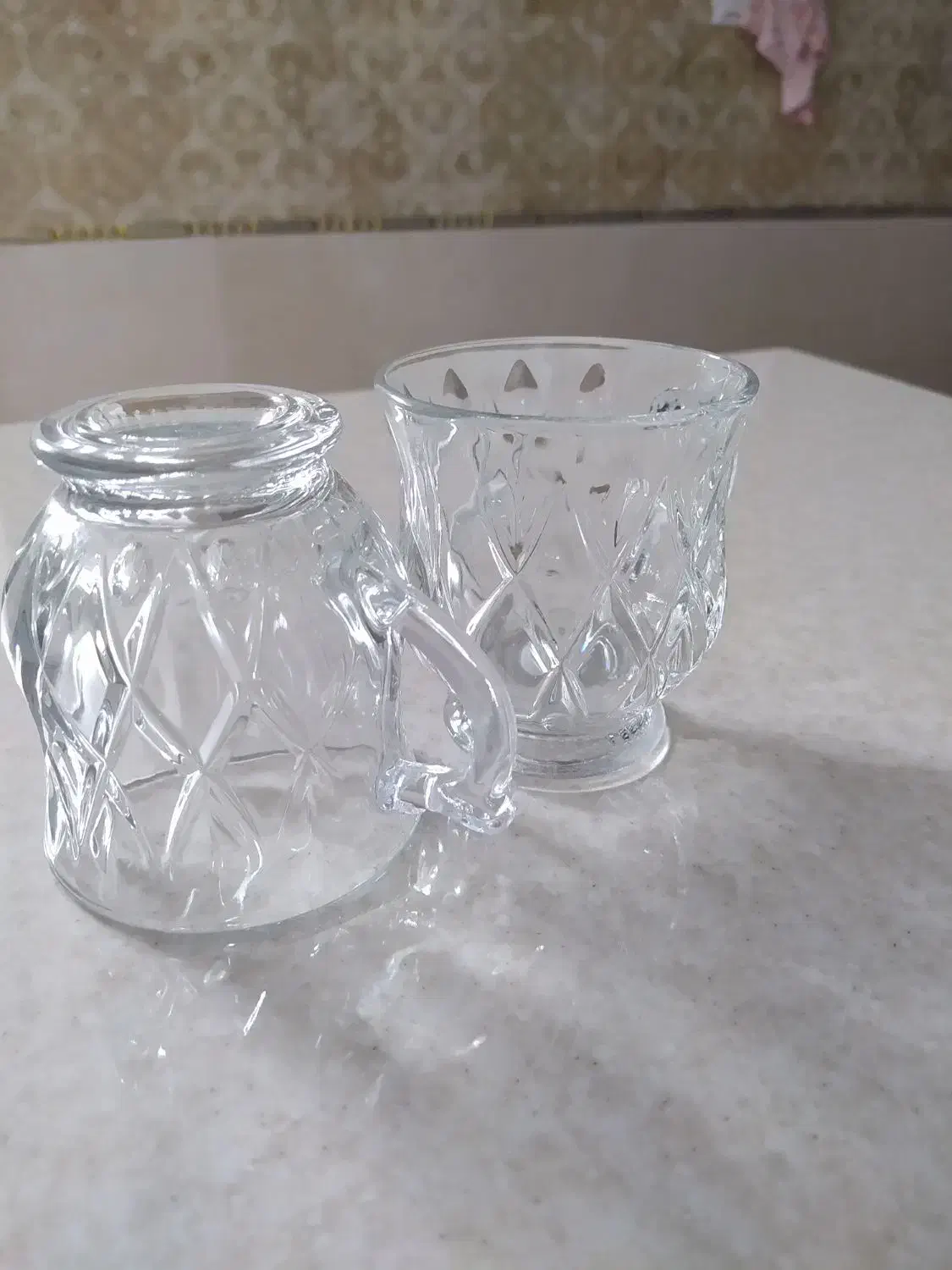 فنجان چای خوری|ظروف سرو و پذیرایی|قم, قلعه کامکار|دیوار