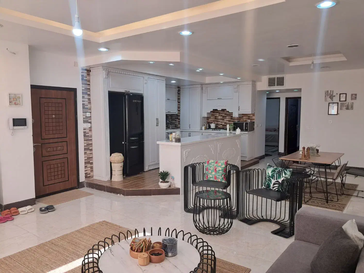 اجاره آپارتمان ۲خواب ولی عصر|اجارهٔ آپارتمان|آباده, |دیوار