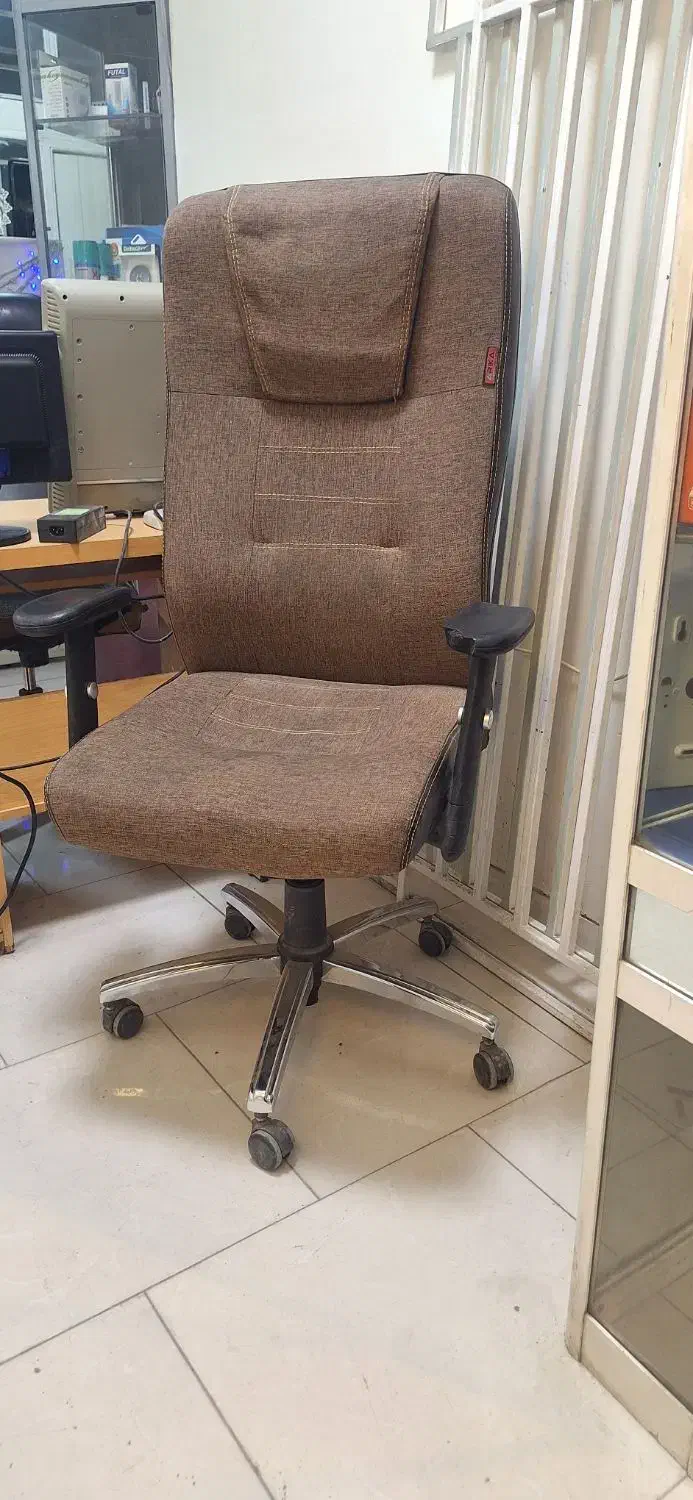 صندلی مدیریتی سالم|صندلی و نیمکت|اصفهان, پروین|دیوار