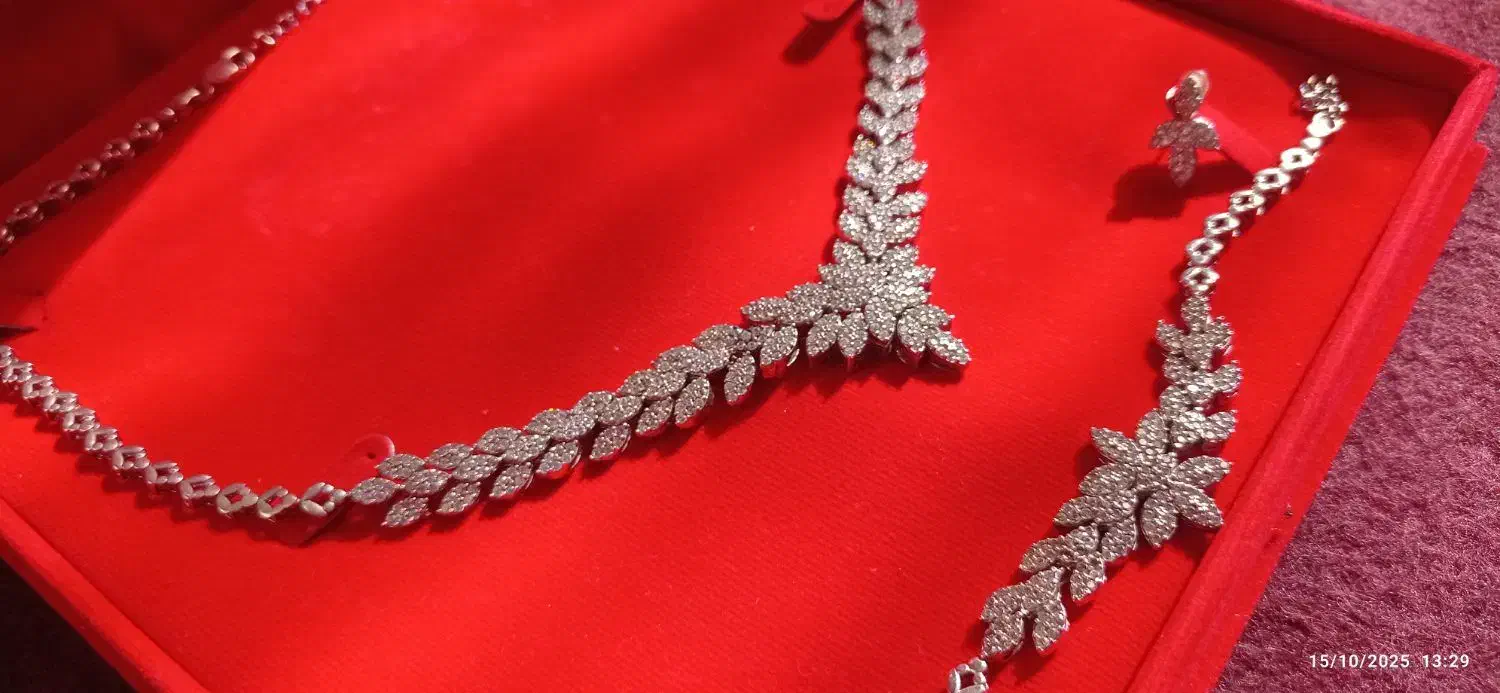 سرویس لاکچری نقره آبکاری طلا سفید|جواهرات|خوی, |دیوار