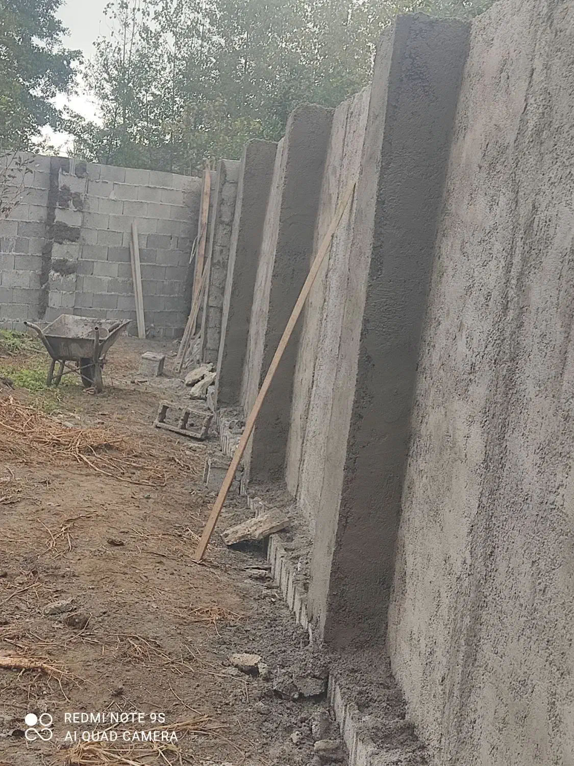 سیمانگارو پودرخاک سنگ و دیوار چین و گچ کاری|خدمات پیشه و مهارت|صومعهسرا, |دیوار