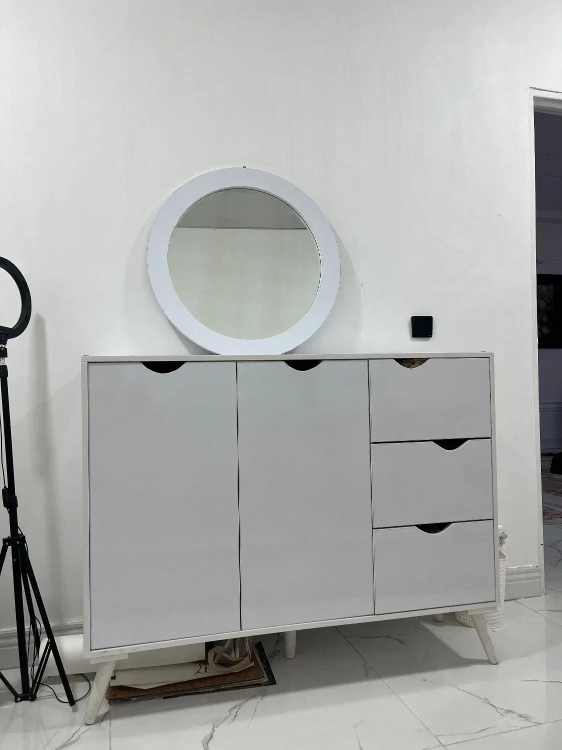 میزو کنسول کاملا سالم|بوفه، ویترین، کنسول|دوگنبدان, |دیوار