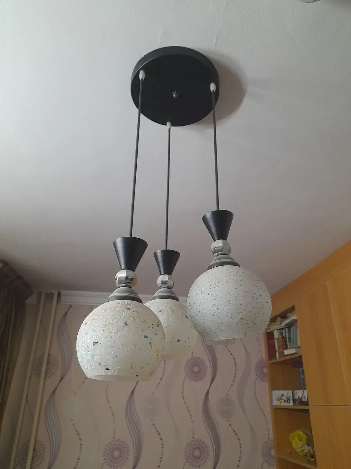 لوستر آویز حبابی گرد|لوستر و چراغ آویز|اصفهان, سروستان|دیوار