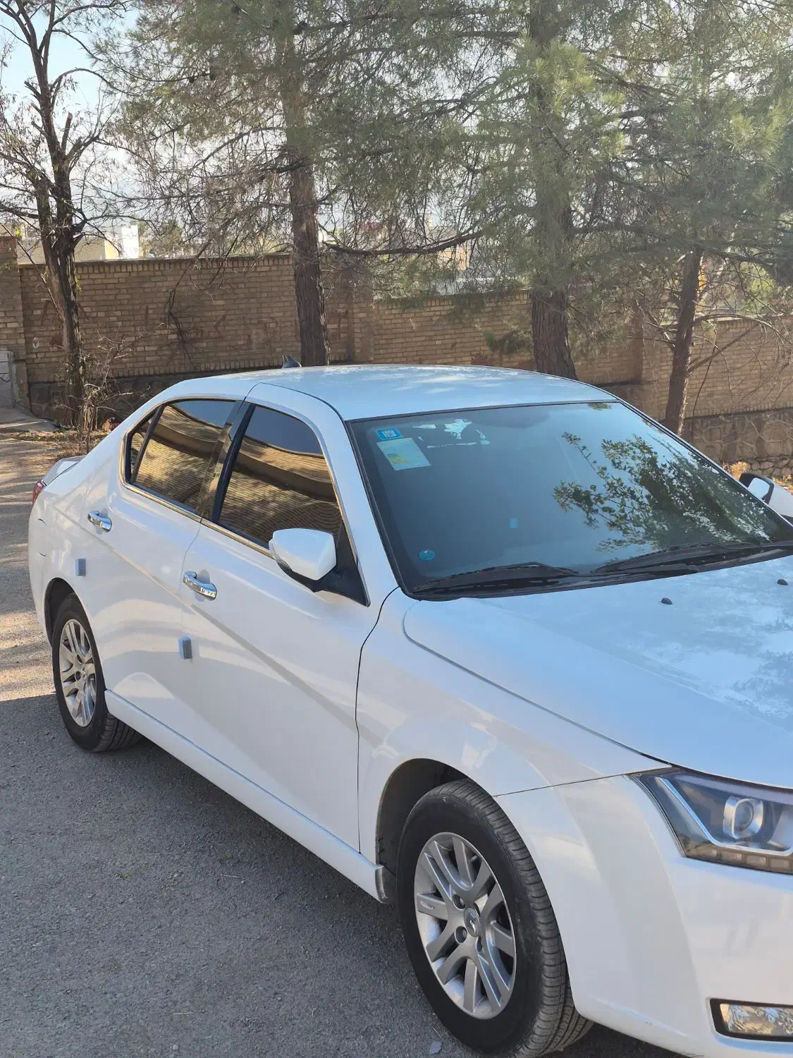 دنا پلاس دنده ای مدل 1401 بی رنگ 30 تا کار|خودرو سواری و وانت|صدرا-فارس, فاز ۱|دیوار