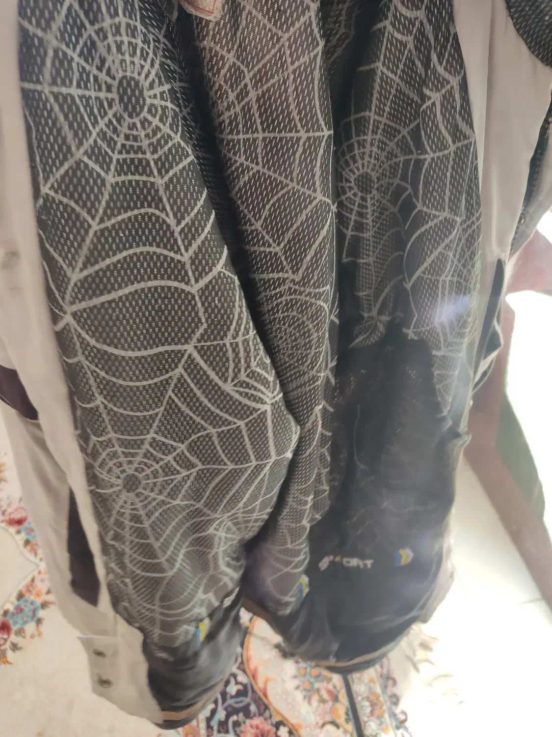 فروشی کت|لباس|یاسوج, |دیوار