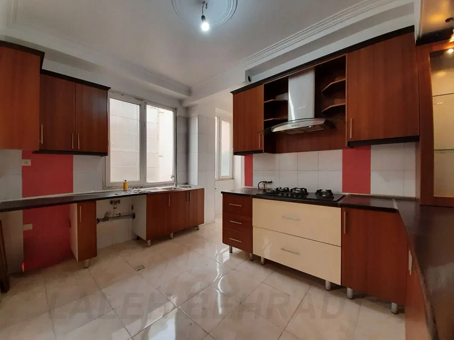 ۸۳ متر / فول امکانات / مجرد / خانواده