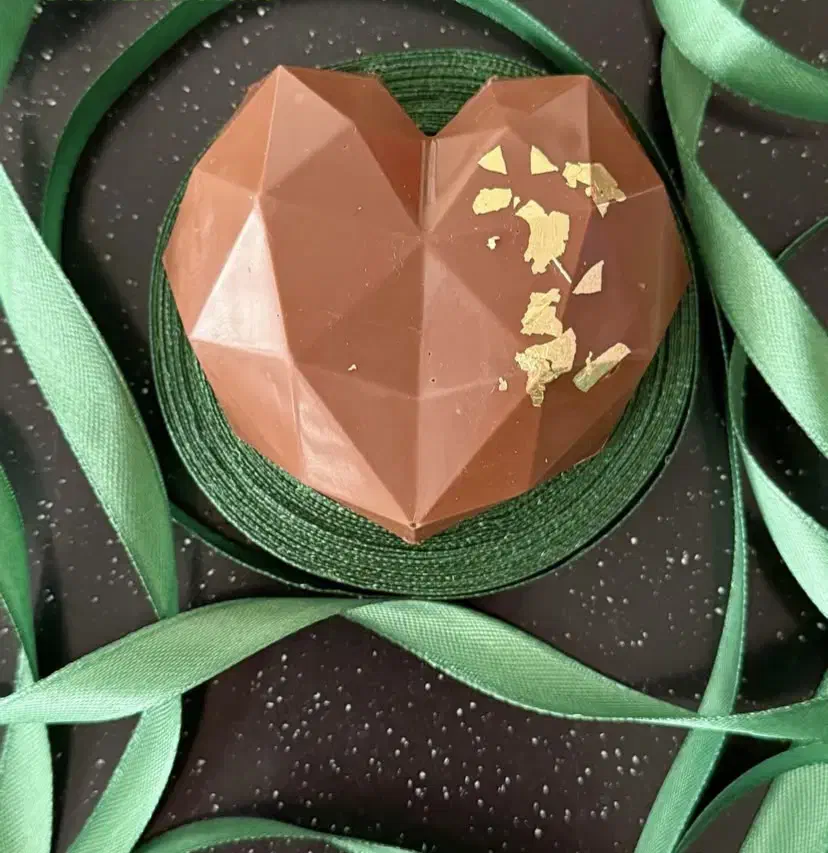 شکلات دبی باقیمت عالی|خوردنی و آشامیدنی|قم, شهر قائم|دیوار