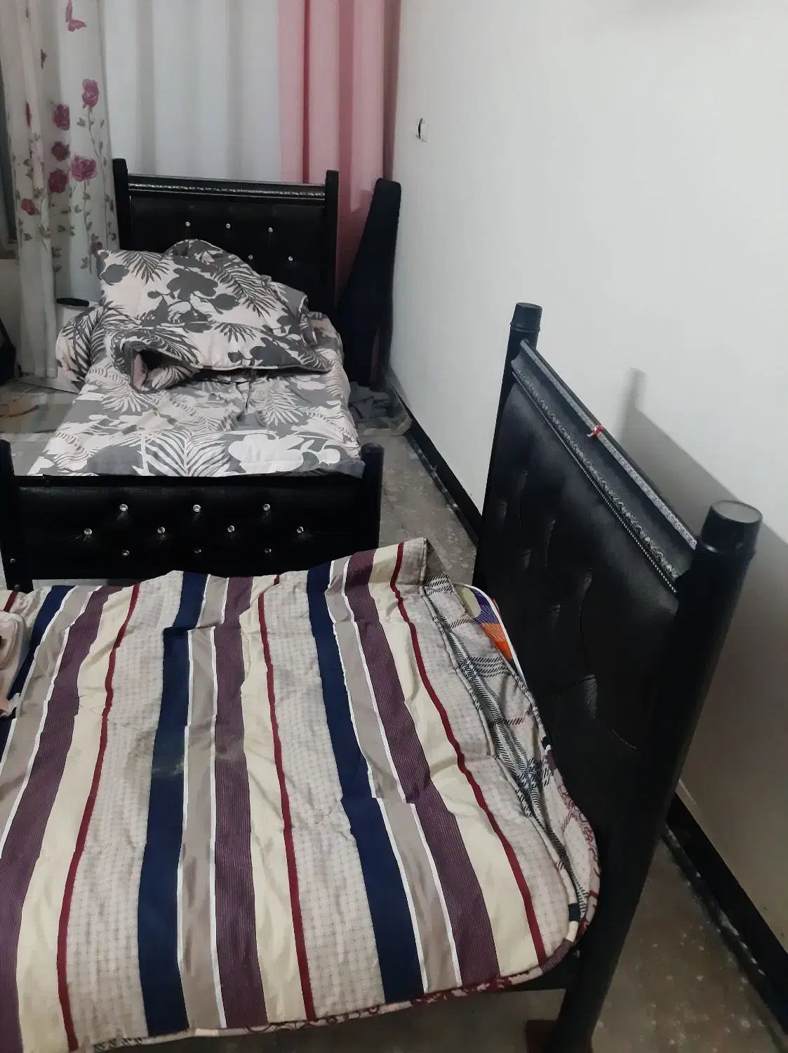 تخت خواب فلزی ۲عدد|تخت و سرویس خواب|کرمان, |دیوار