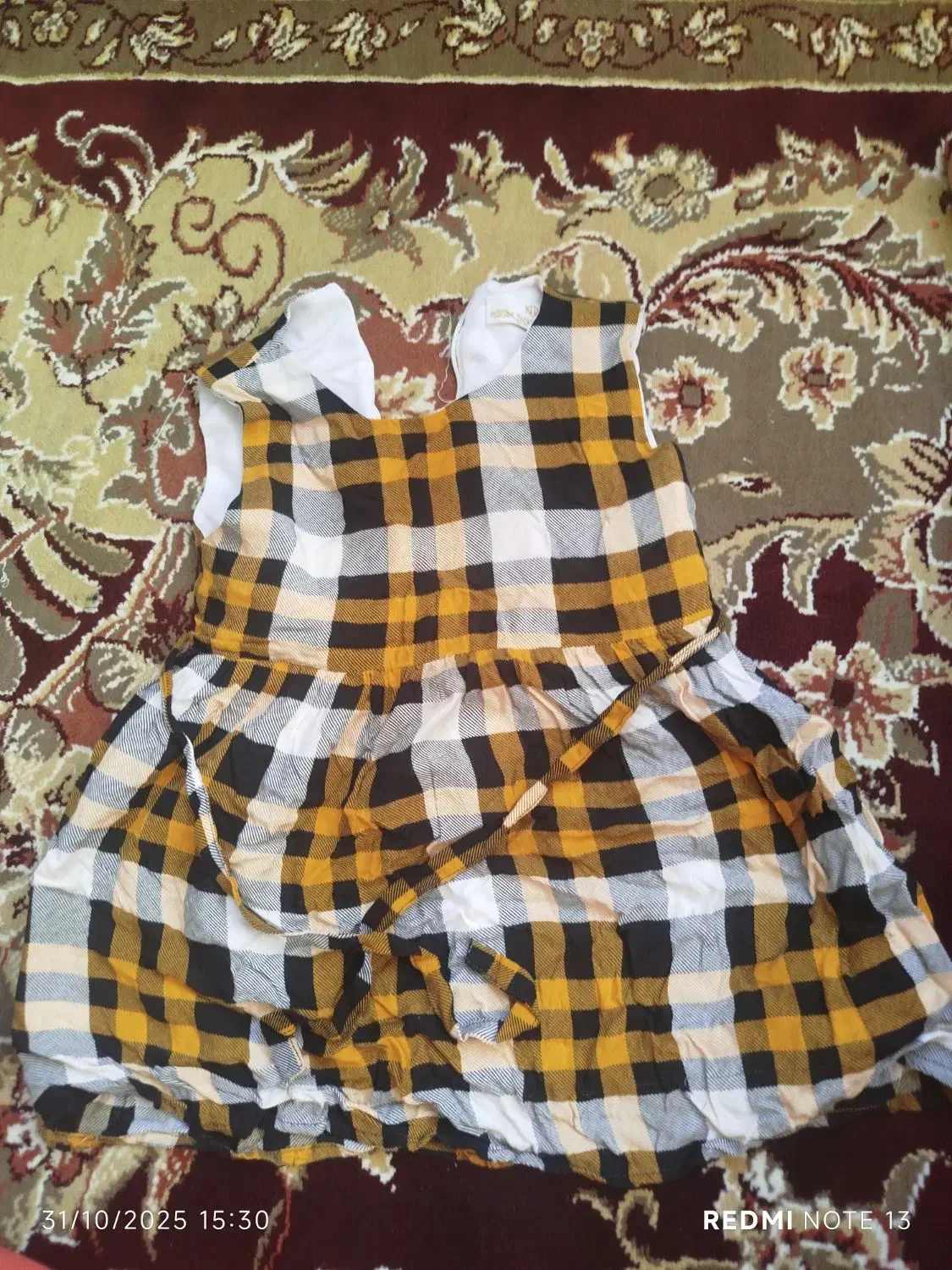 تعدادی لباس دخترانه|لباس|مرند, |دیوار