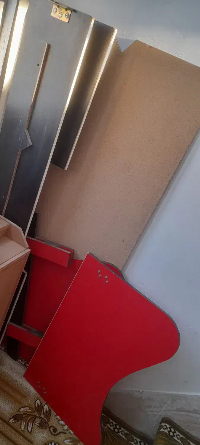 کمد کودک با یک عدد تخت بزرگ و روروک|تخت و سرویس خواب|قم, دروازه ری|دیوار