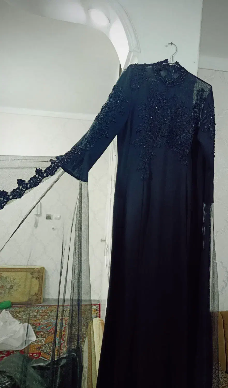 لباس زنانه مجلسی|لباس|قدس, شهر‌قدس|دیوار