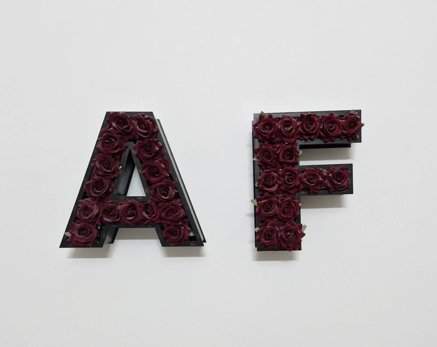 باکس گل مخمل زیبا (حروف A و F)|گل مصنوعی|قم, هفت تیر|دیوار