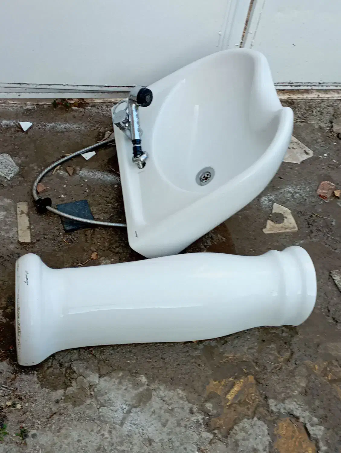 لوازم آرایشگاه|آرایشگاه و سالن‌های زیبایی|مشگین شهر, |دیوار