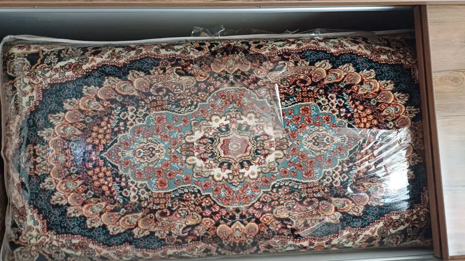 پشتی|پشتی|اراک, |دیوار