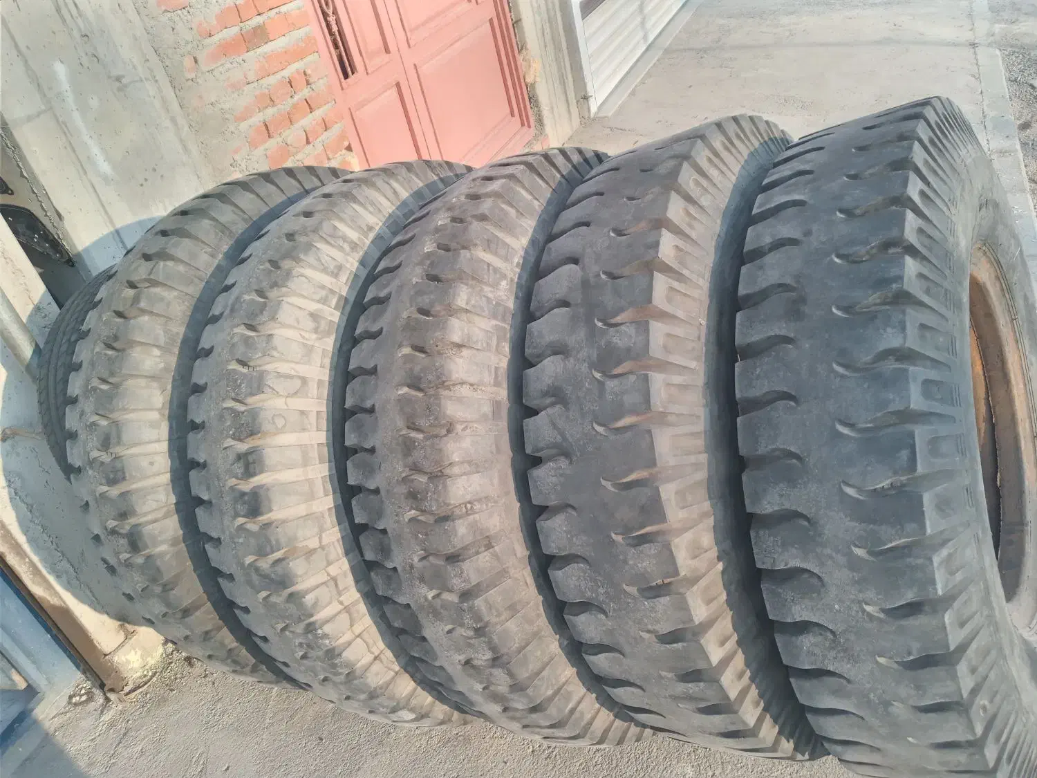 لاستیک کارکرده|قطعات یدکی و لوازم جانبی|مراغه, |دیوار