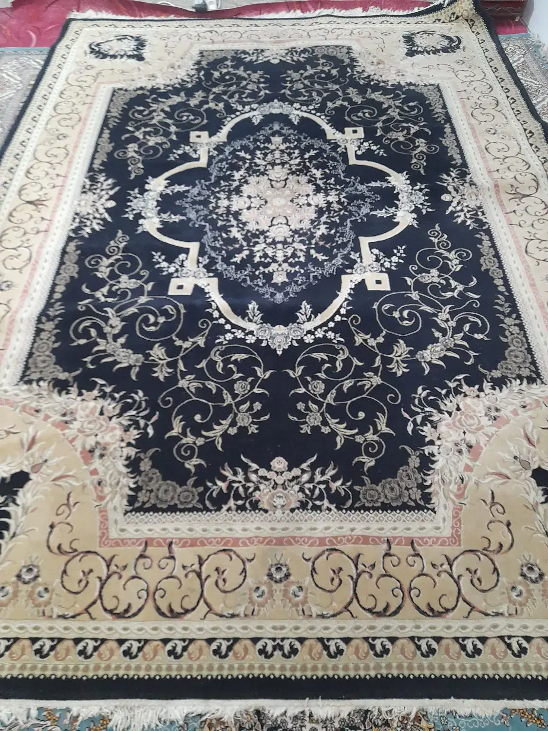 فرش ۹ متری نگین درخشان نو|فرش|قدس, شهر‌قدس|دیوار