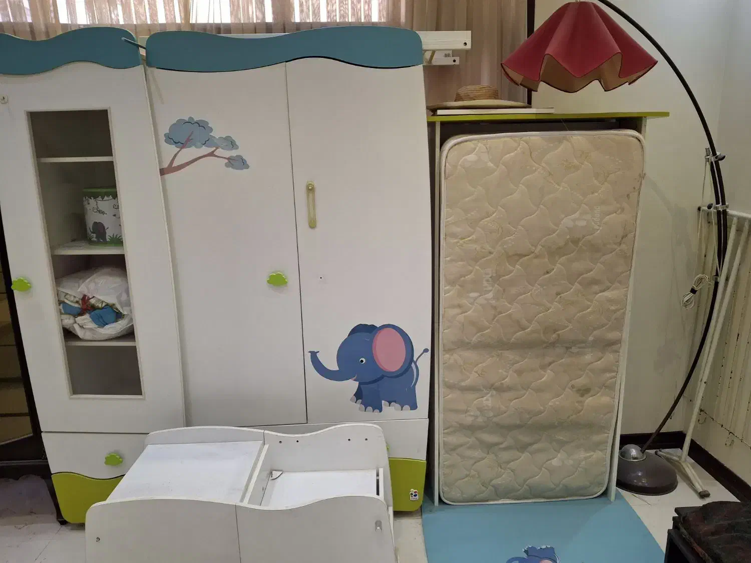 فروش سرویس تختخواب و کمد. کودک ویترین|تخت و سرویس خواب|اصفهان, بهارستان|دیوار