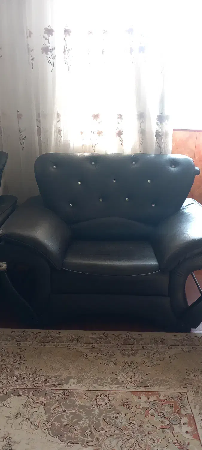 مبلمان مشکی چرم|مبلمان خانگی و میز عسلی|مشهد, نیروی هوایی|دیوار