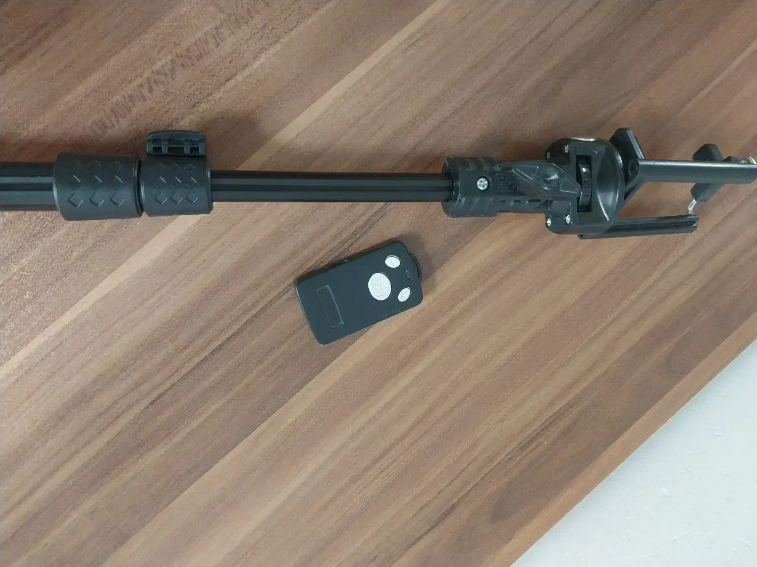 پایه عکاسی و فیلم برداری و مونوپاد|دوربین عکاسی و فیلمبرداری|لار, |دیوار