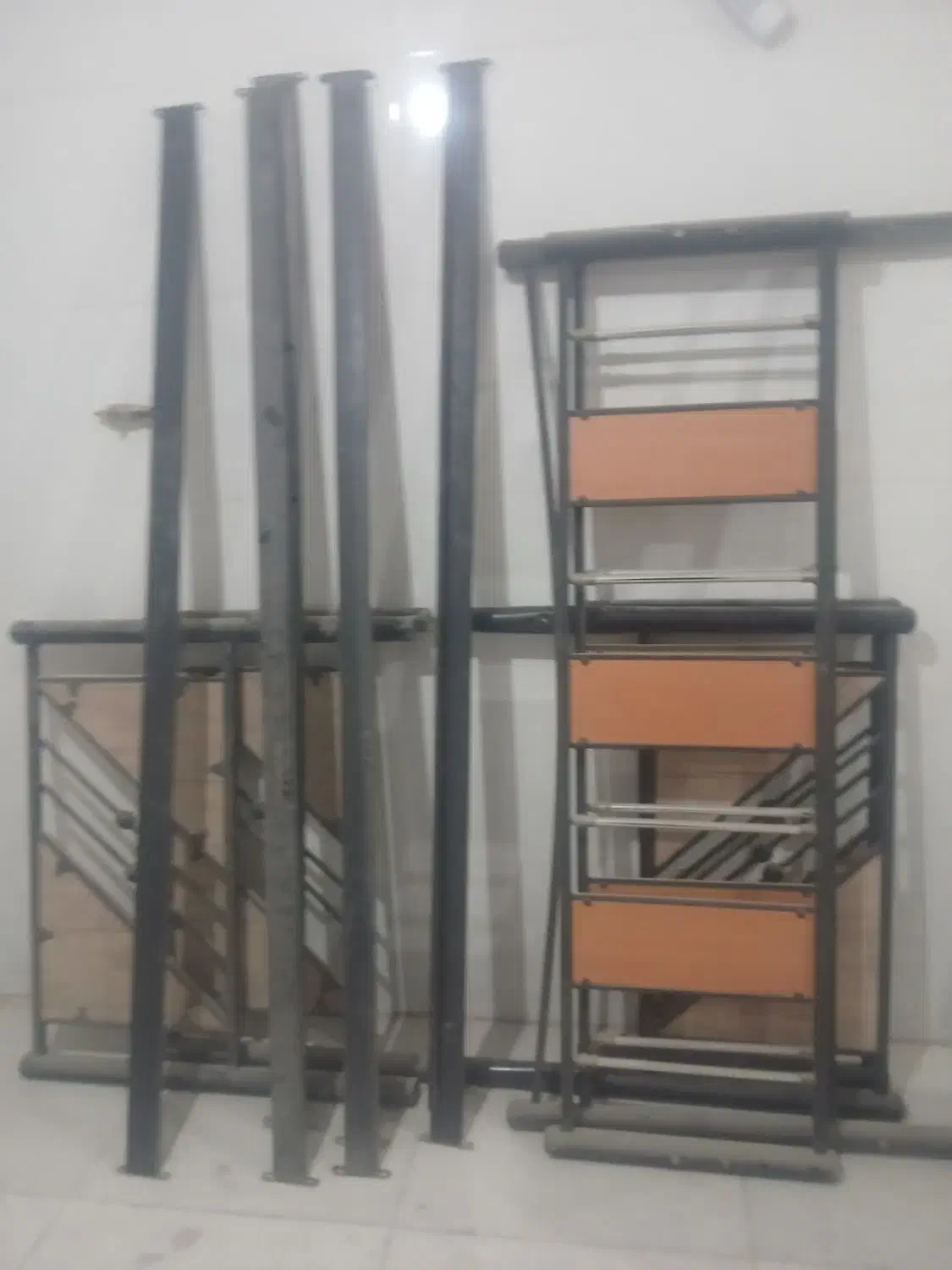 تخت فلزی دو نفره و یک نفره|تخت و سرویس خواب|قم, سالاریه|دیوار