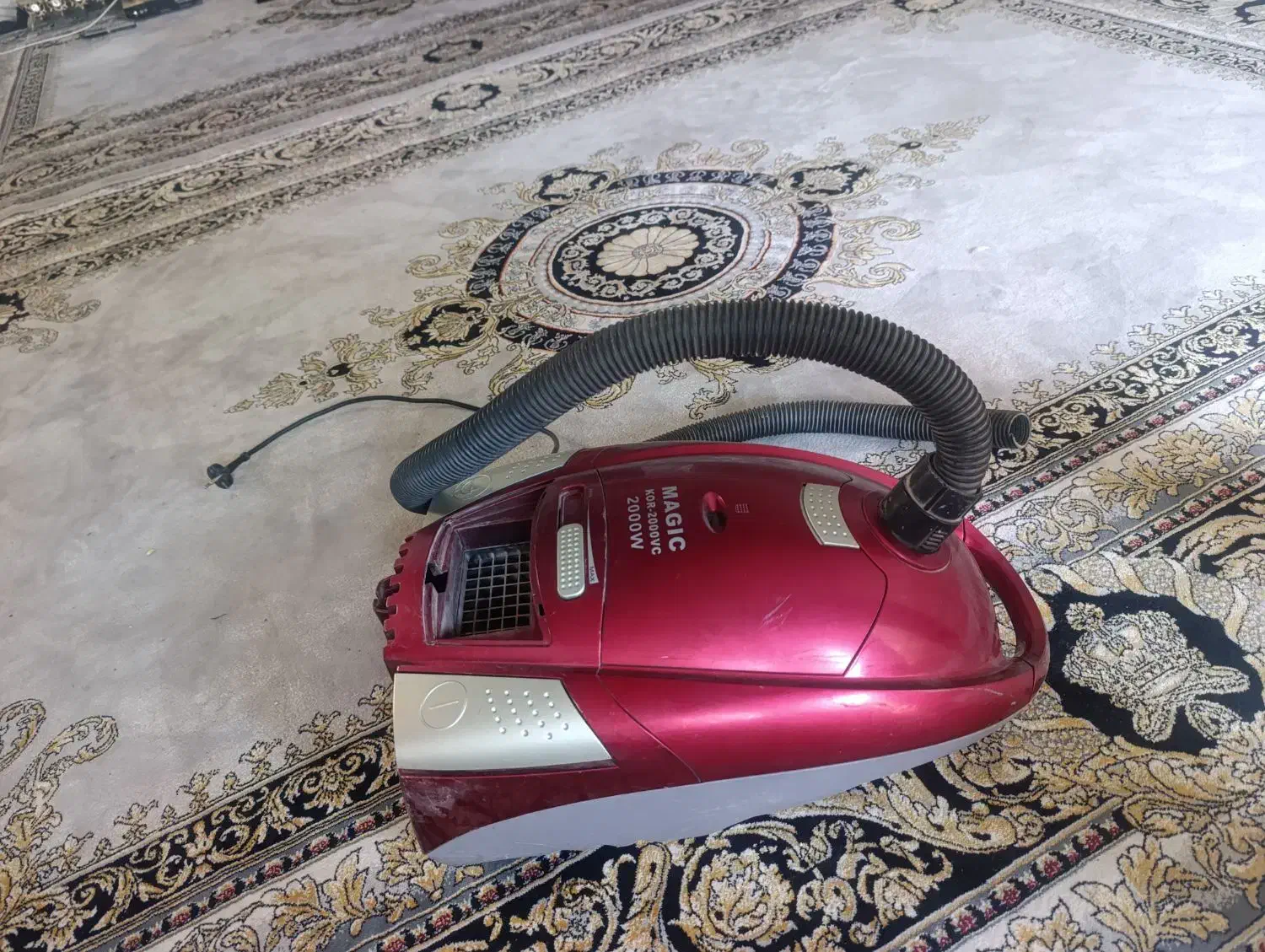 جاروبرقی ۱ تومن چراغ ۵۰۰|جاروبرقی، جارو شارژی، بخارشو|بروجرد, |دیوار